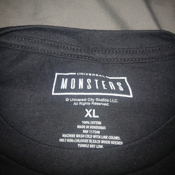 Universal studio Frankenstein t-shirt - Picture 2 of 3